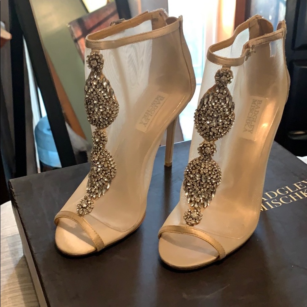 Shoes - Picture 1 of 3